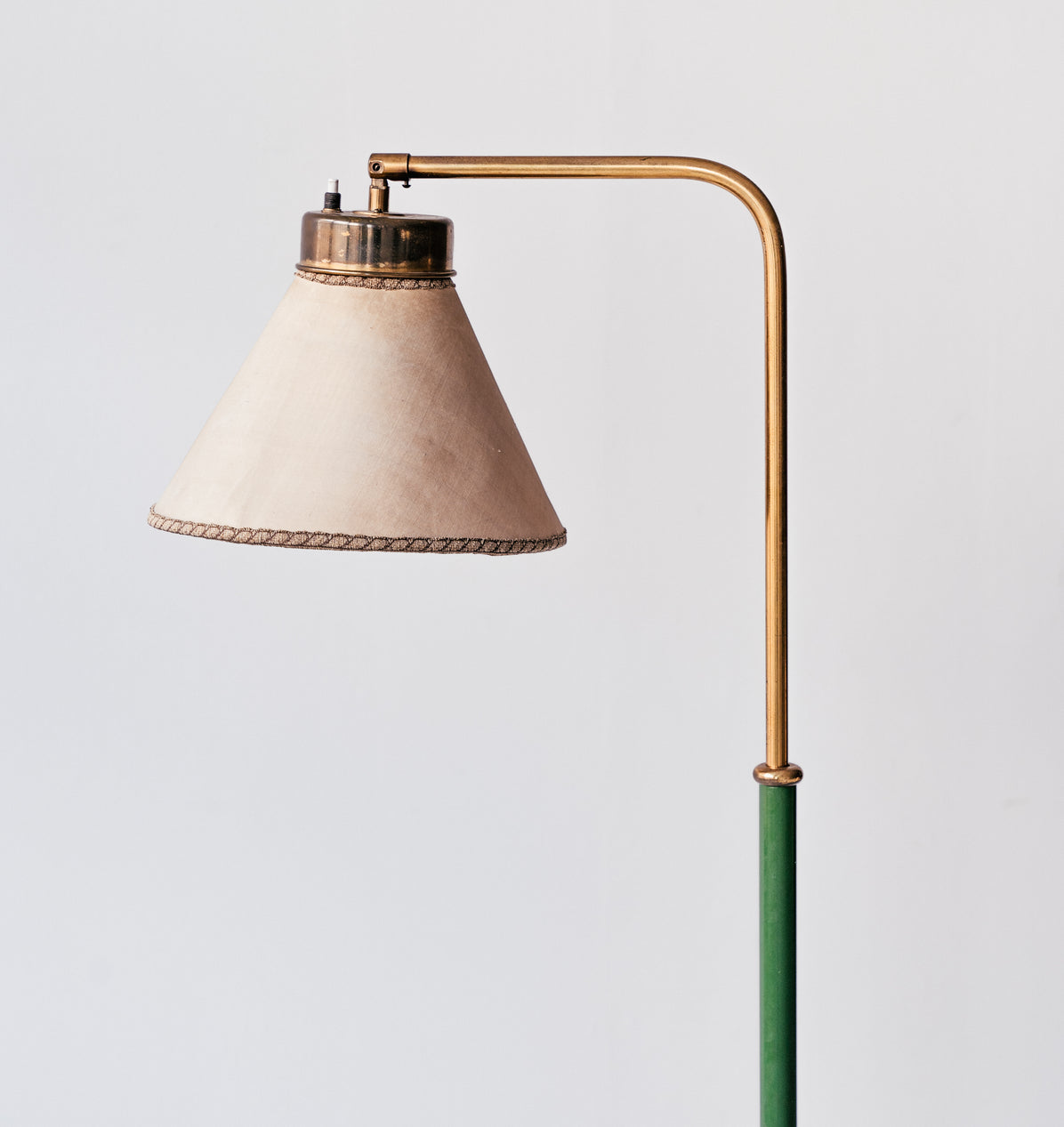 ADJUSTABLE FLOOR LAMP